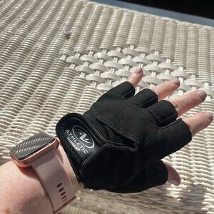 Russell Athletic Black Fitness Glove with Pink Smartwatch